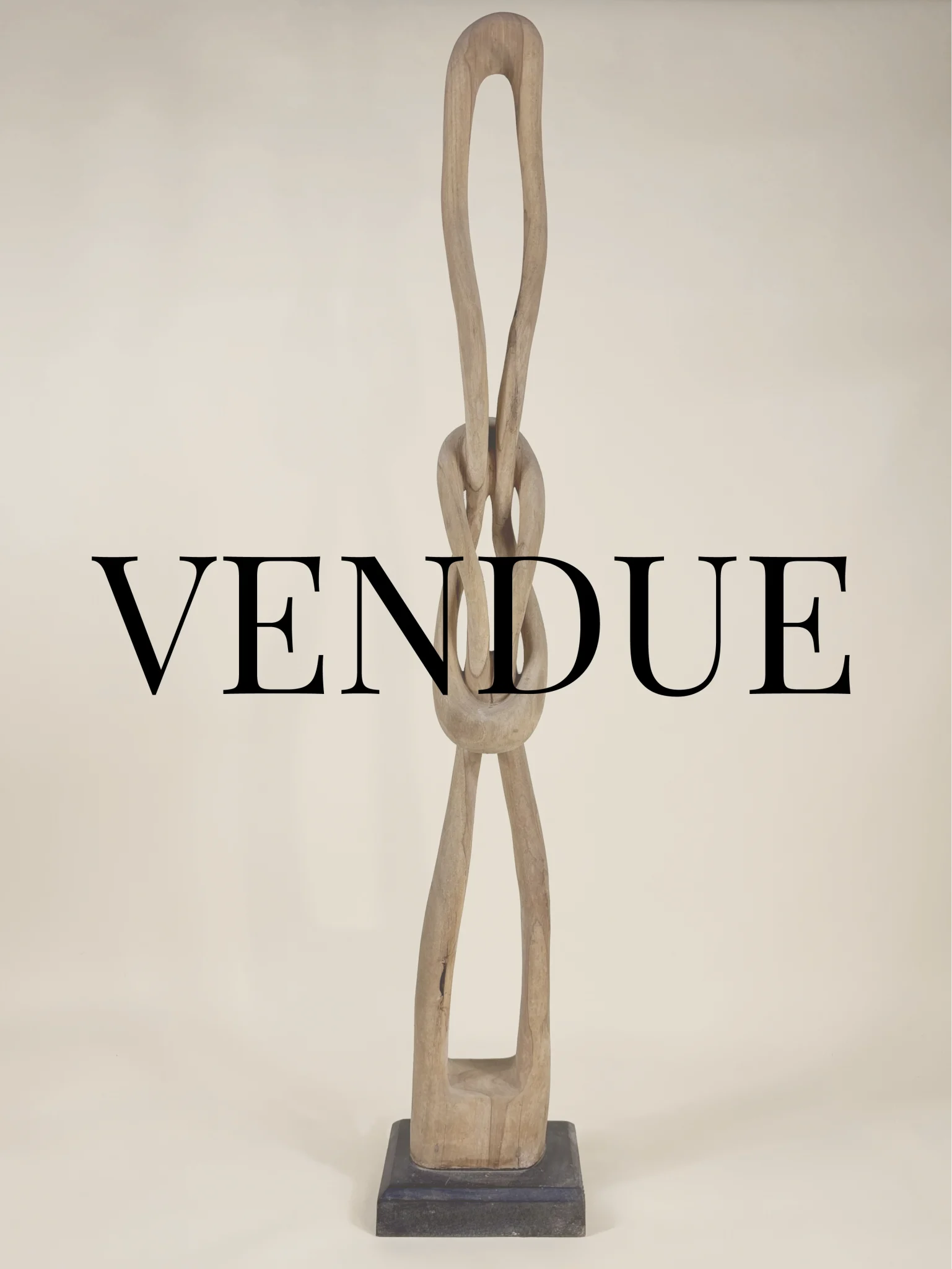Sculpture en teck en forme de noeud